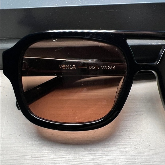 VEHLA Black Dixie Sunglasses - Picture 7 of 8